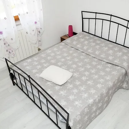 Holiday home Ana Istra *